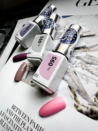 Barevná paleta gel-laků Booster PuSa se rozrostla o šest nových odstínů 💋 Nyní je k dostání již v 95 krásných barvách 😍...