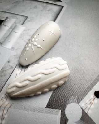 Šťastný Nový rok! 🍾🥂 Do roku 2026 vám přejeme spoustu zdraví, inspirace a radosti z každého nehtu, který vytvoříte 💅✨...